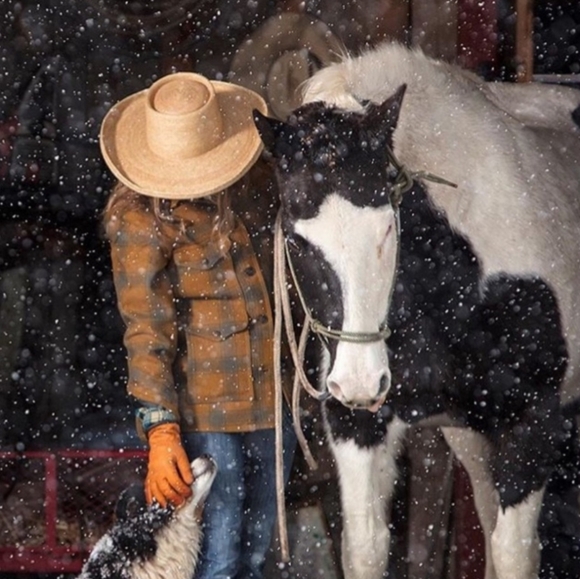 Limited Edition Filson Women's Seattle Cruiser Size S - Picture 4 of 10